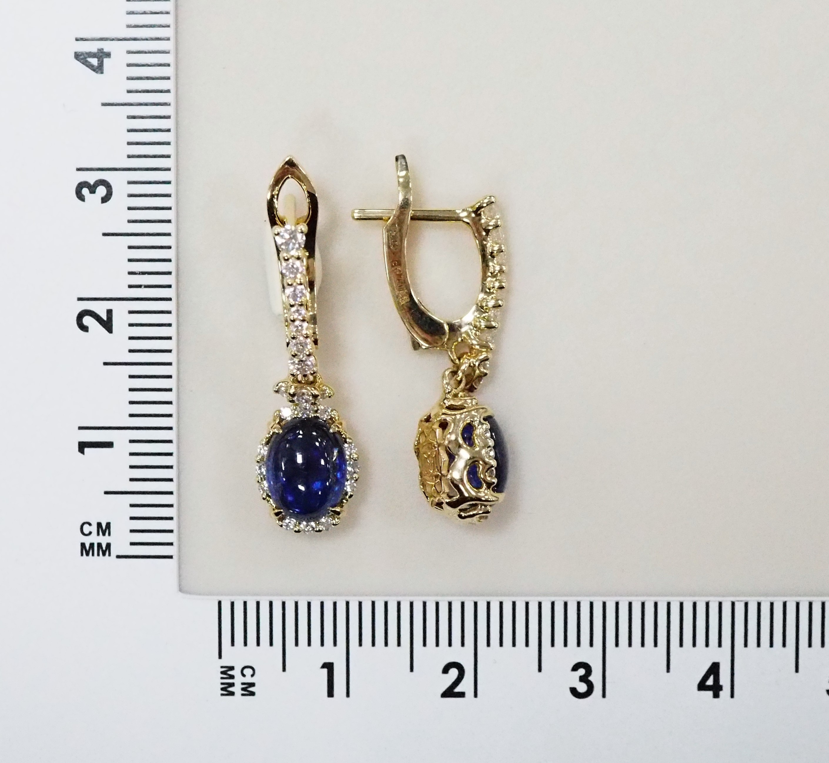 Серьги из желтого золота с сапфирами